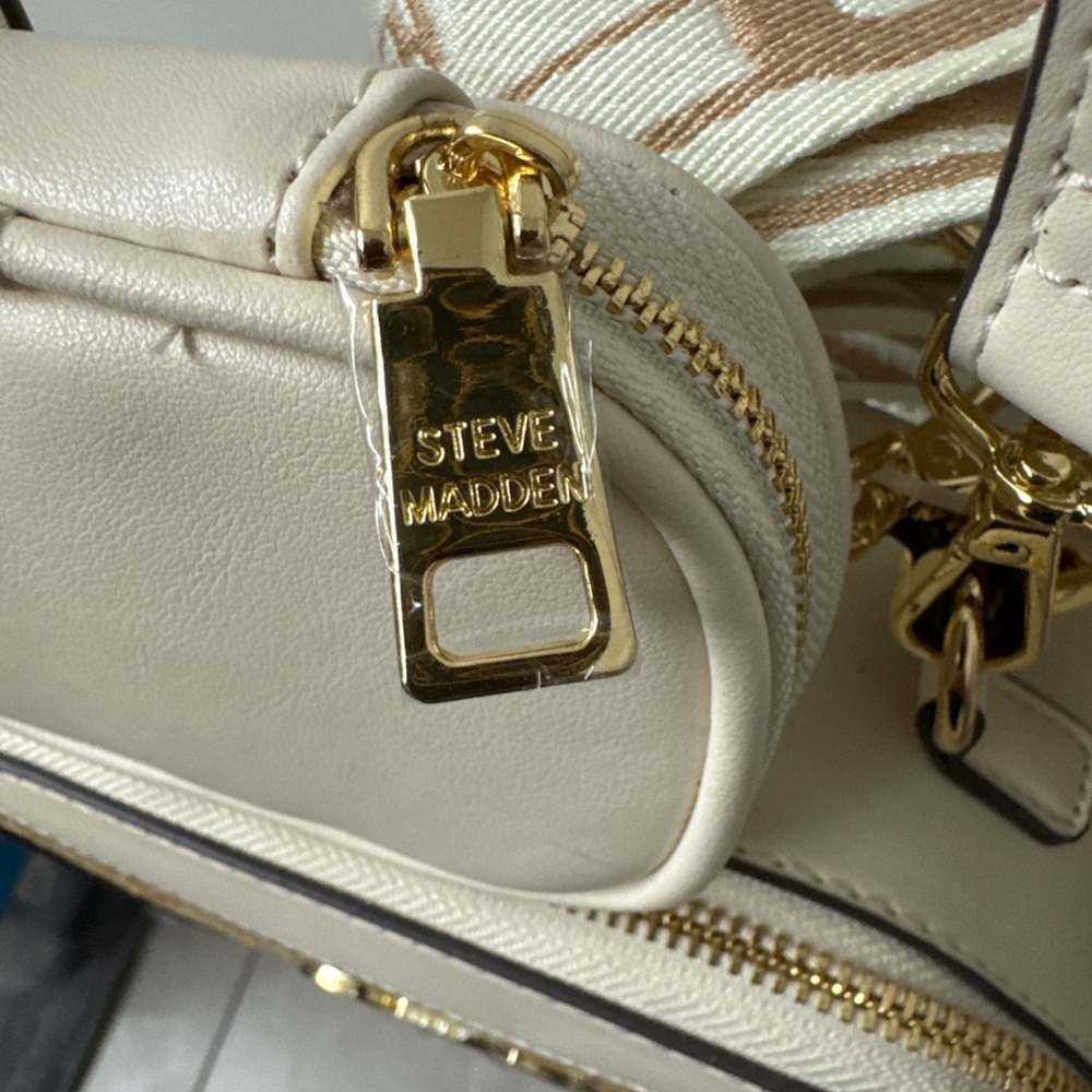 Brand New Steve Madden!!Beige and Tan Women Bag Set. - Picture 3 of 9